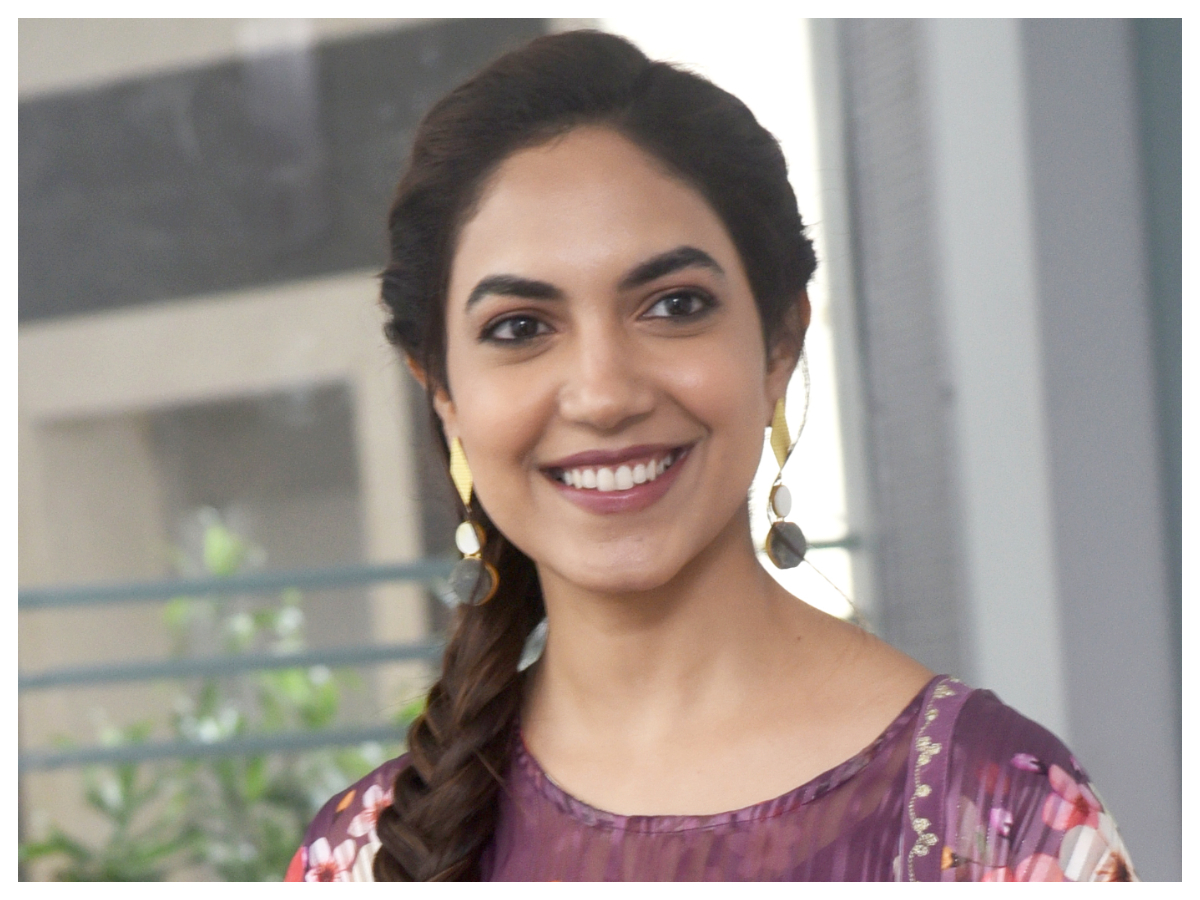 Ritu Varma | రీతూ వర్మ ఇంటర్వ్యూ ఫొటోలు..