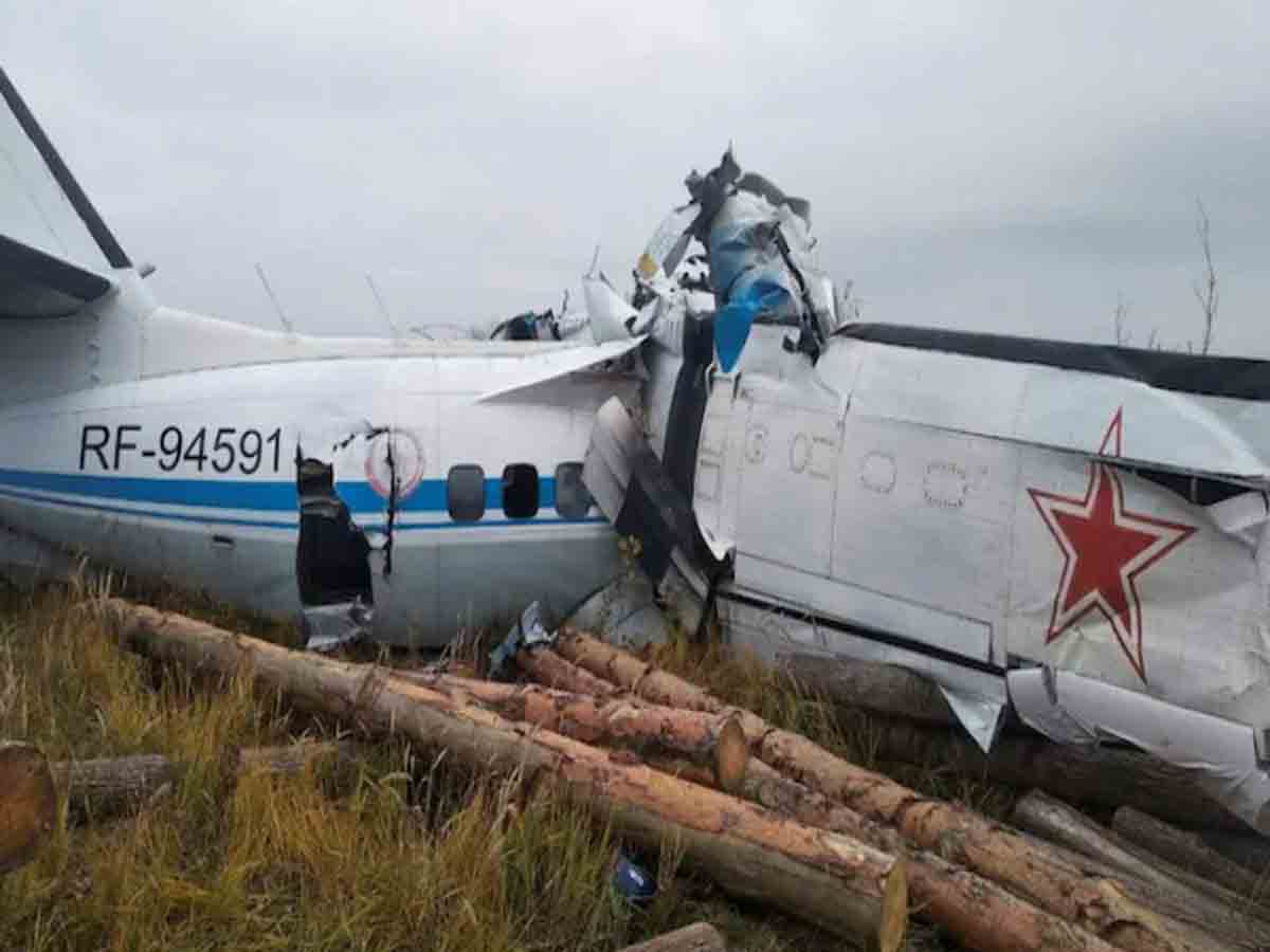 రష్యాలో కూలిన విమానం.. 15 మంది మృతి