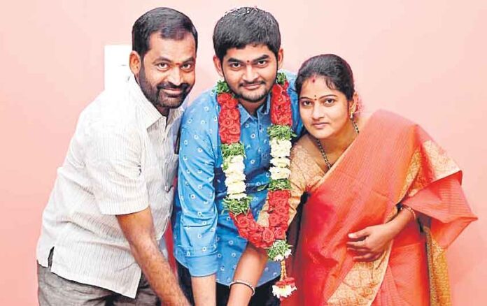Santhosh Raju సంతోష్రెడ్డికి 4వ ర్యాంకు-Namasthe Telangana