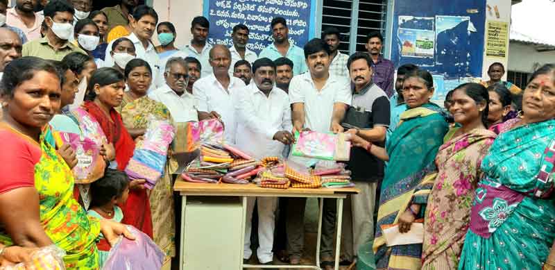 మహిళా సంక్షేమానికి ప్రభుత్వం ప్రాధాన్యం