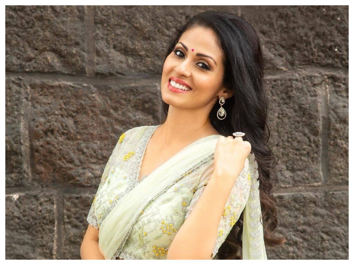 Sadha | సదా లేటెస్ట్ ఫొటో గ్యాలరీ..