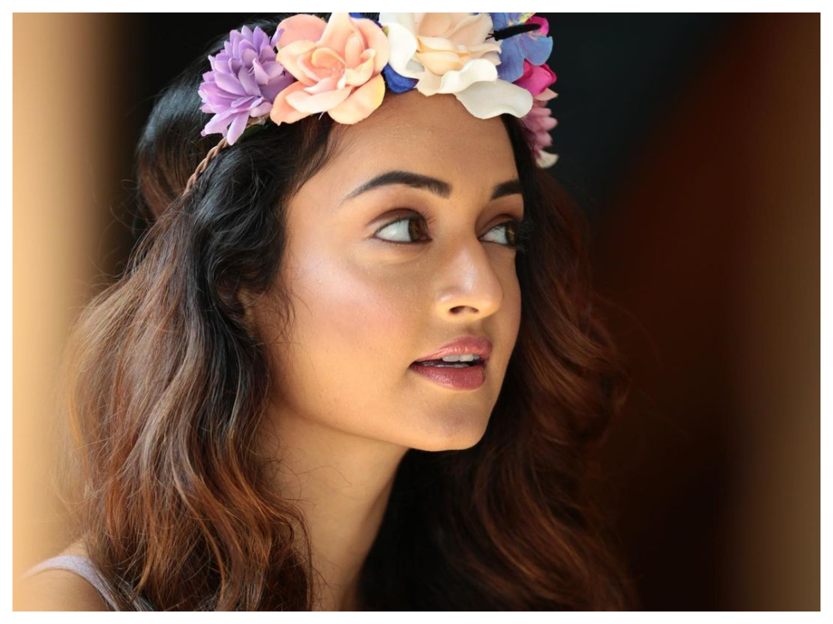 Shanvi Srivastava | శాన్వీ శ్రీవాత్సవ ఫొటోలు అదరహో..