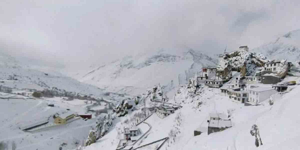 Snow fall: మంచు దుప్ప‌ట్లో గ్రామం.. చూడ‌చ‌క్క‌ని దృశ్యం..!