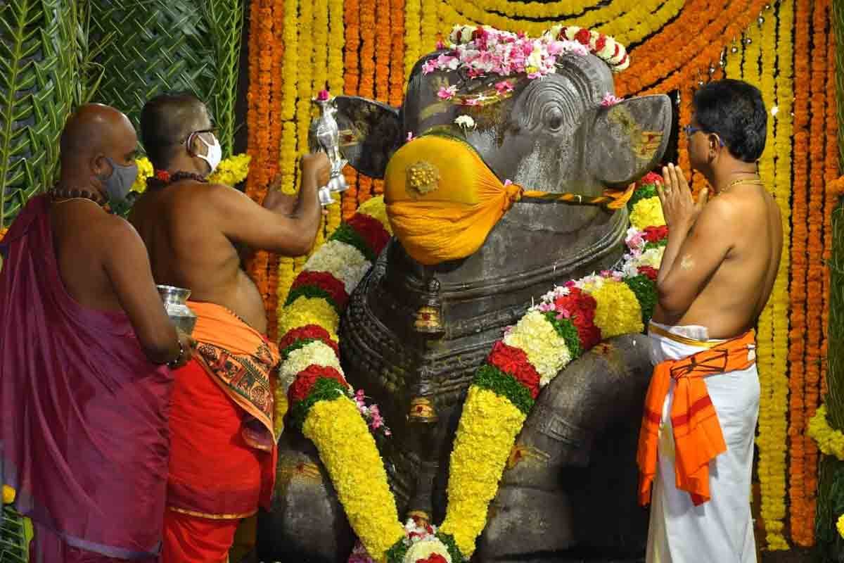 Srisailam Temple | వైభవంగా త్రయోదశి పూజలు.. బసవన్నకు విశేష అభిషేకం