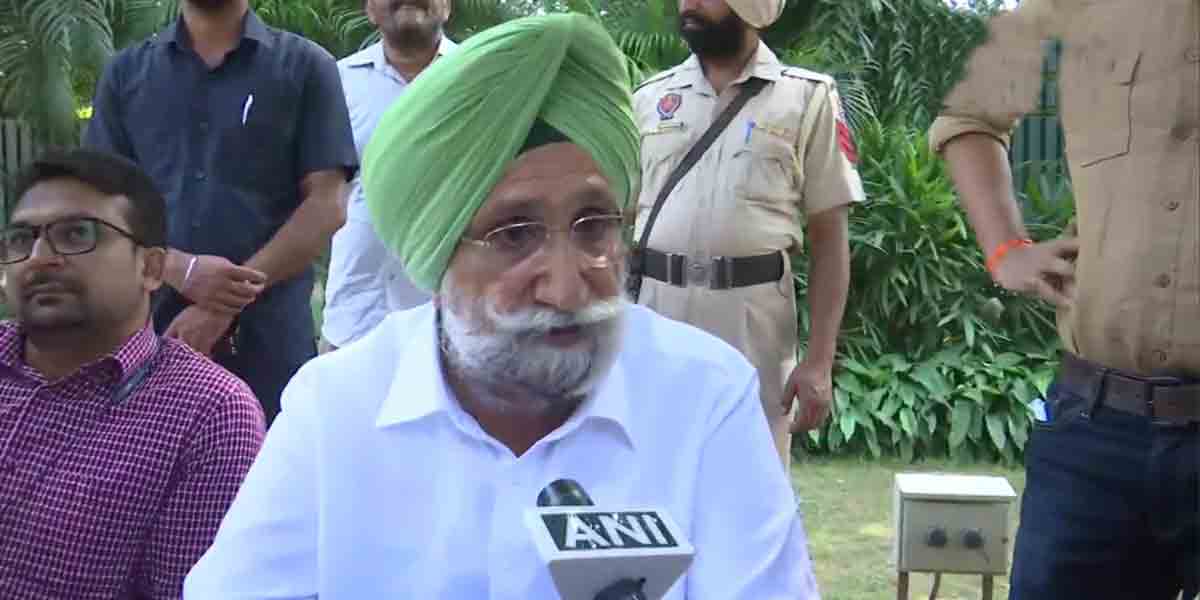 Punjab deputy CM: అమ‌రీంద‌ర్ త‌న గొయ్యి తానే త‌వ్వుకుంటున్నాడు