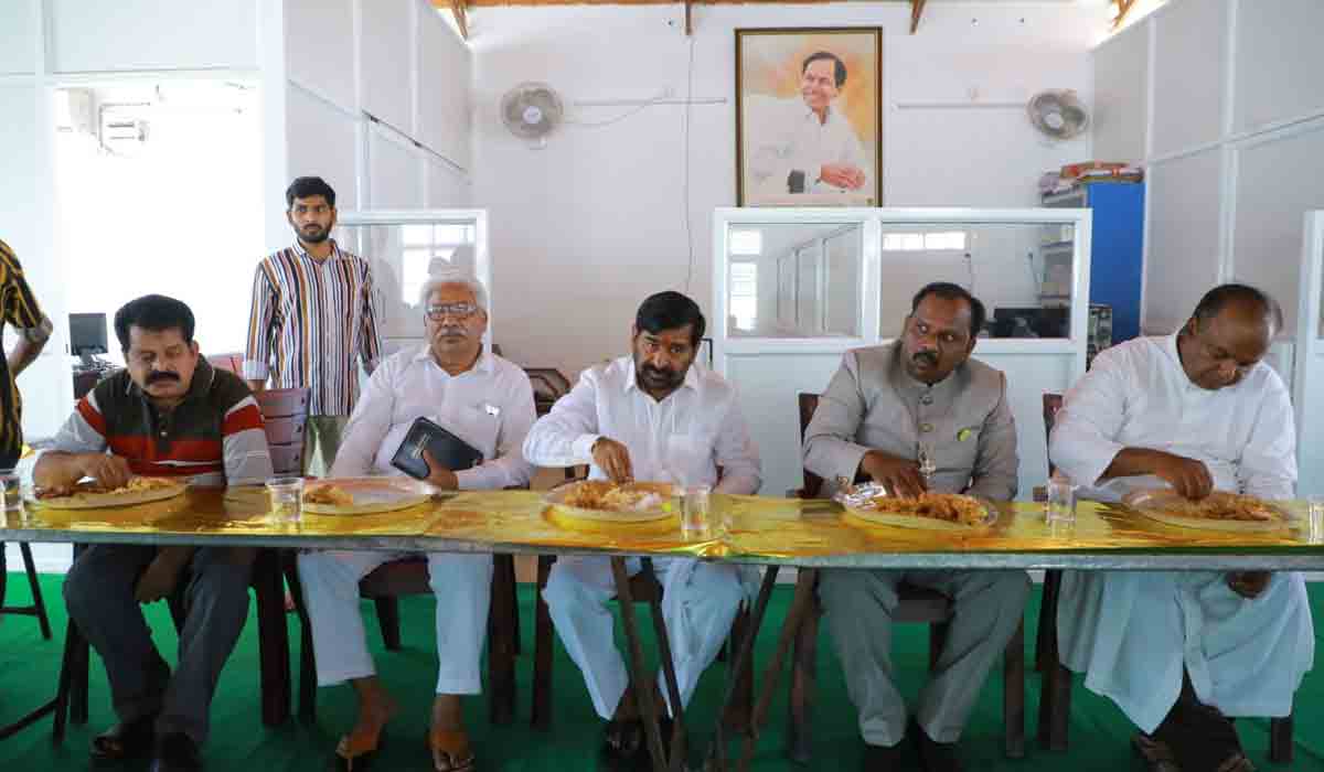 Dussehra Feast | సూర్యాపేటలో దసరా వేడుకలు నిర్వహించిన మంత్రి జగదీష్‌ రెడ్డి