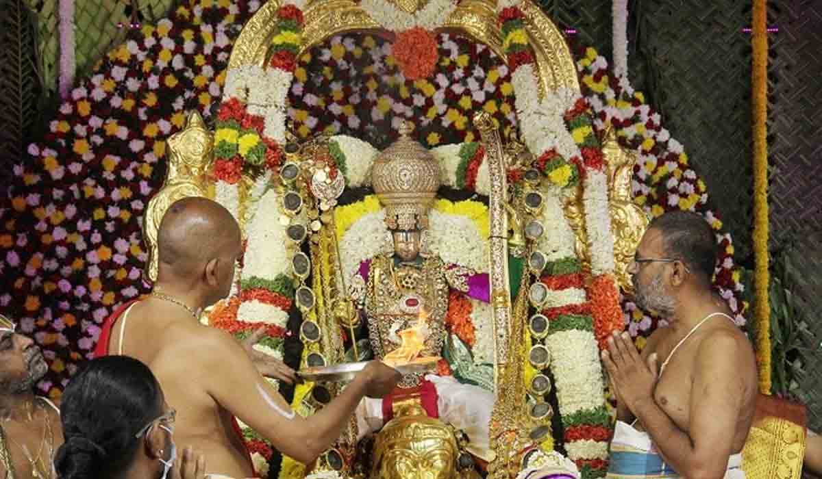 నేడు శ్రీవారి సర్వదర్శనం టికెట్లు విడుదల