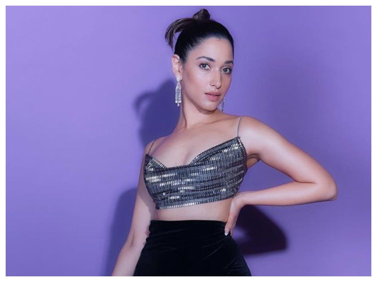 Tamannaah Bhatia | అందంతో ఆకట్టుకుంటోన్న మిల్కీబ్యూటీ..