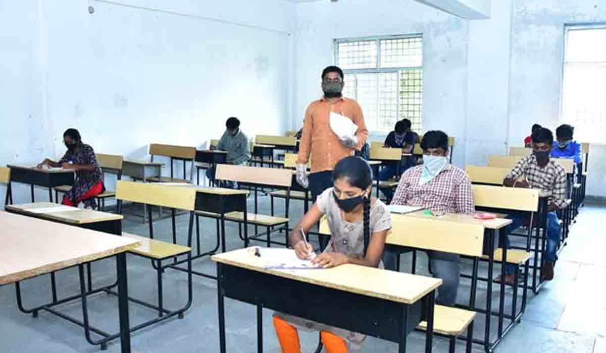 Telangana | టెన్త్ విద్యార్థుల‌కు గుడ్ న్యూస్.. ప‌రీక్షా స‌మ‌యం అర‌గంట పెంపు