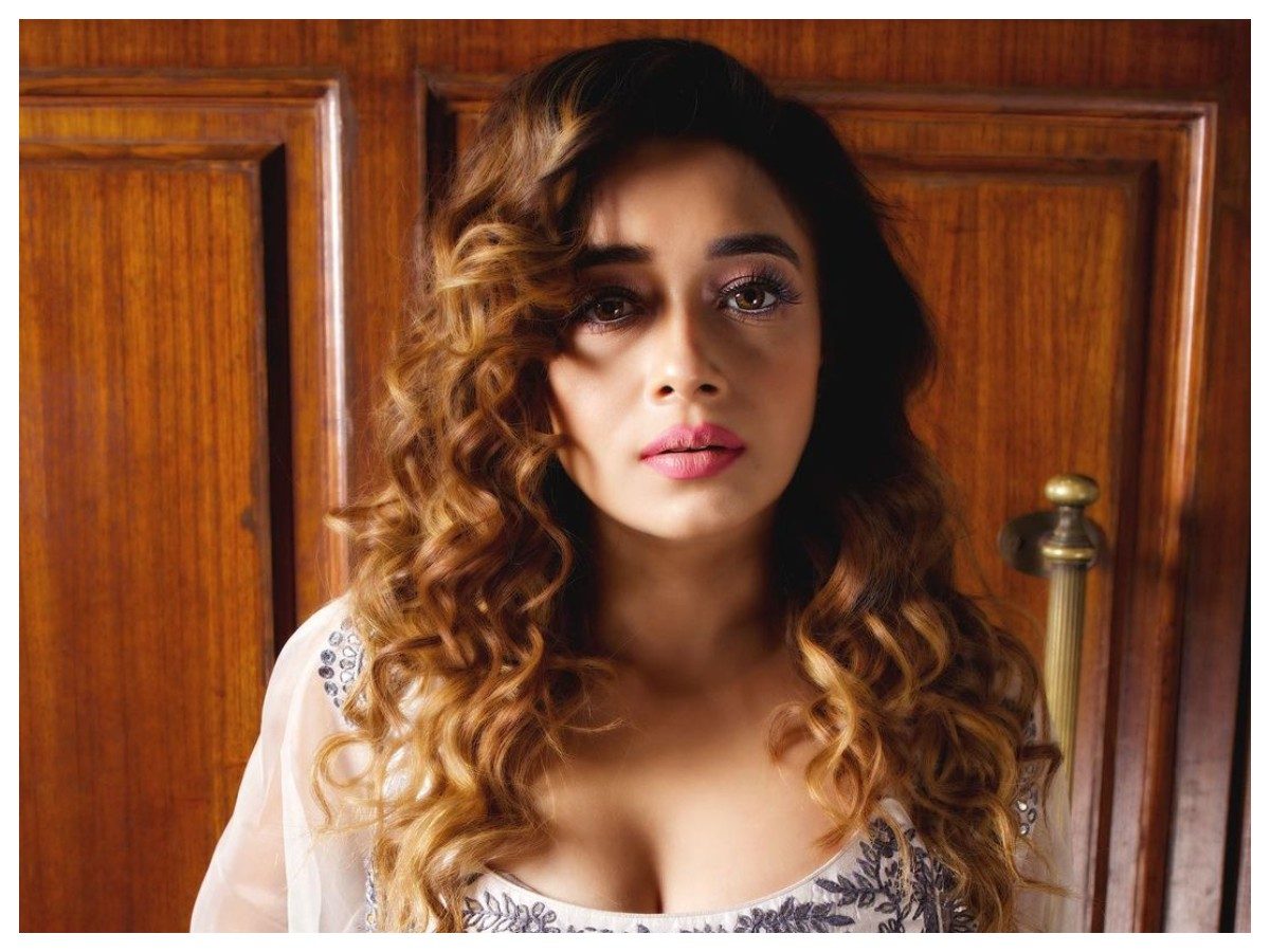 Tina Datta | టీనా దత్తా లేటెస్ట్ ఫొటోలు..