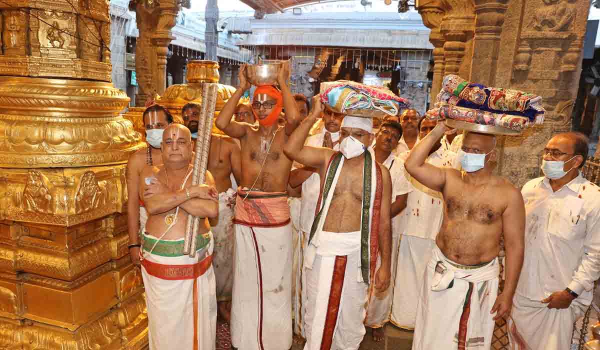 Tirumala | శ్రీవారి ఆలయంలో శాస్త్రోక్తంగా కోయిల్‌ ఆళ్వార్‌ తిరుమంజనం
