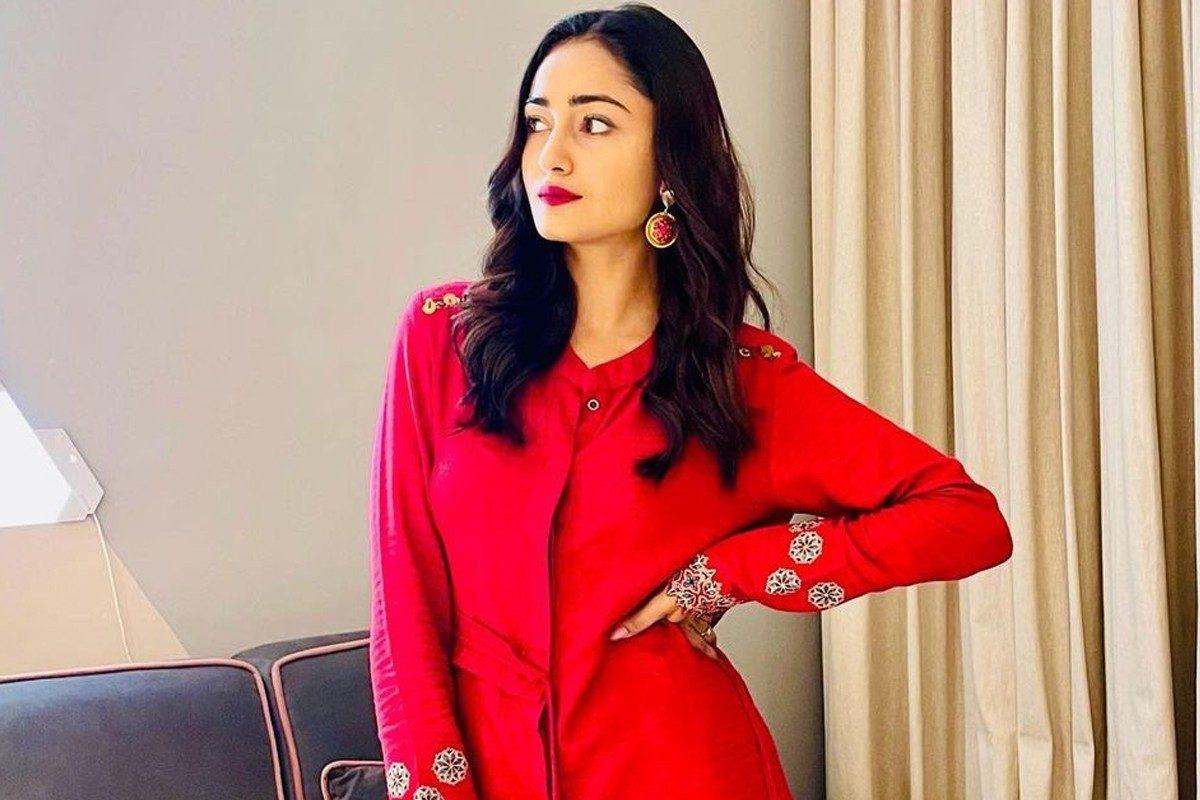 Tridha Choudhury | రెడ్‌ డ్రెస్‌లో త్రిధా చౌదరి గ్లామర్ లుక్స్..