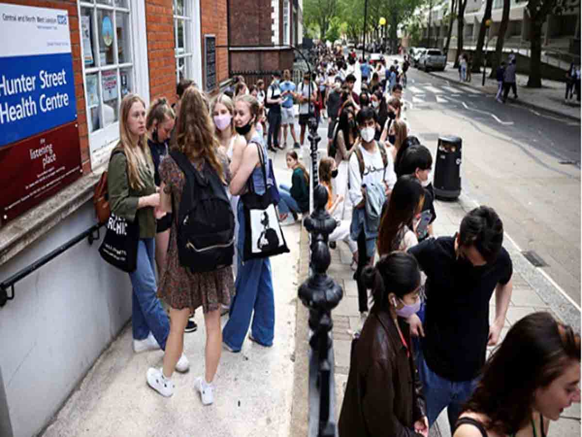 స్కూళ్లు తెరిచిన నెల తర్వాత.. బ్రిటన్‌ పిల్లల్లో కరోనా
