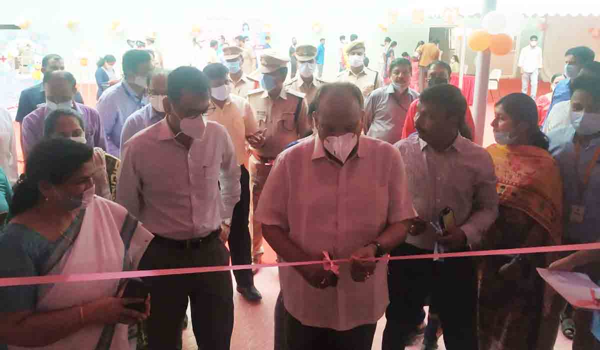 ఖాజాగుడాలోని స్పోర్ట్స్ కాంప్లెక్స్‌లో మెగా వ్యాక్సినేష‌న్ క్యాంపు