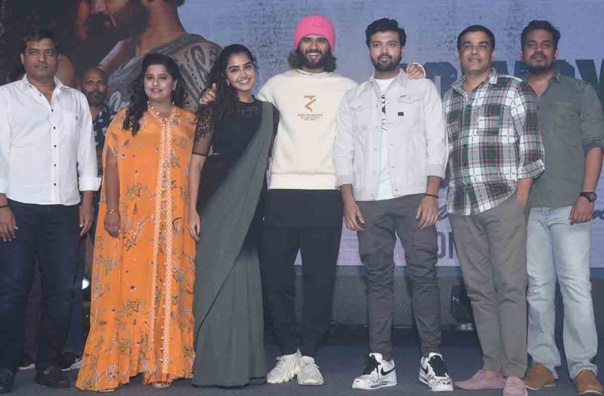 విజయ్‌ని అడిగి టైటిల్‌ పెట్టాం!