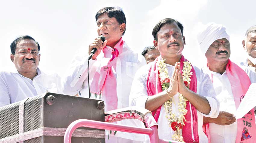 సీఎం కావడానికి రాజేందర్‌ కుట్ర