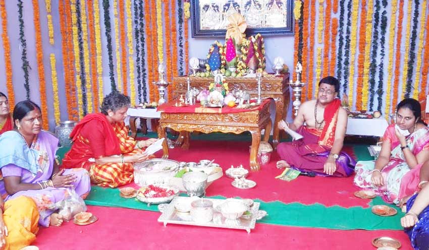 సీసీఐ పెండింగ్‌ ఇన్సెంటివ్స్‌ చెల్లించాలి