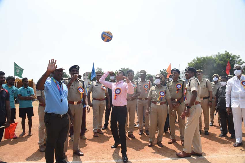 యువతపైనే దేశ భవిష్యత్‌ ఆధారం