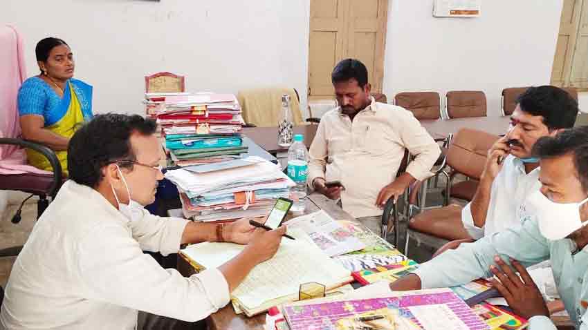 పెండింగ్‌ పనులు పూర్తి చేయాలి