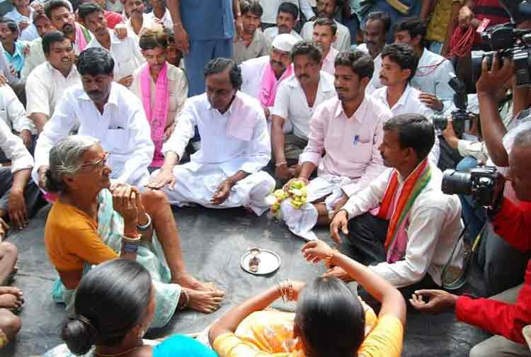 గురిజాలలో పల్లె నిద్ర.. ఉదయం కాలినడకన పర్యటన