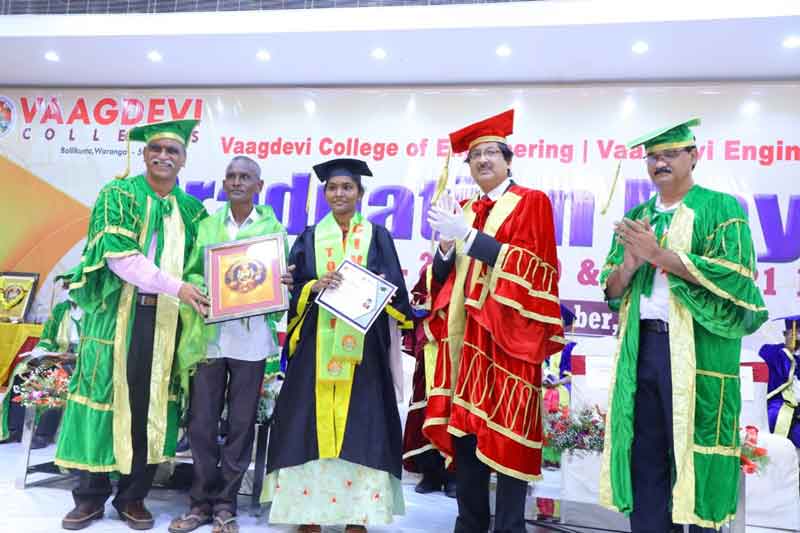 విద్యార్థులు నైపుణ్యాలను పెంచుకోవాలి