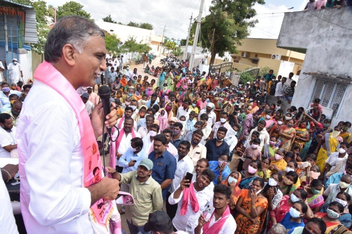 Huzurabad | రైతు వ్య‌తిరేక చ‌ట్టాలు తెచ్చిన బీజేపీకి ఓటేస్తారా? రైతుబంధు ఇస్తున్న టీఆర్ఎస్‌కు ఓటేస్తారా?