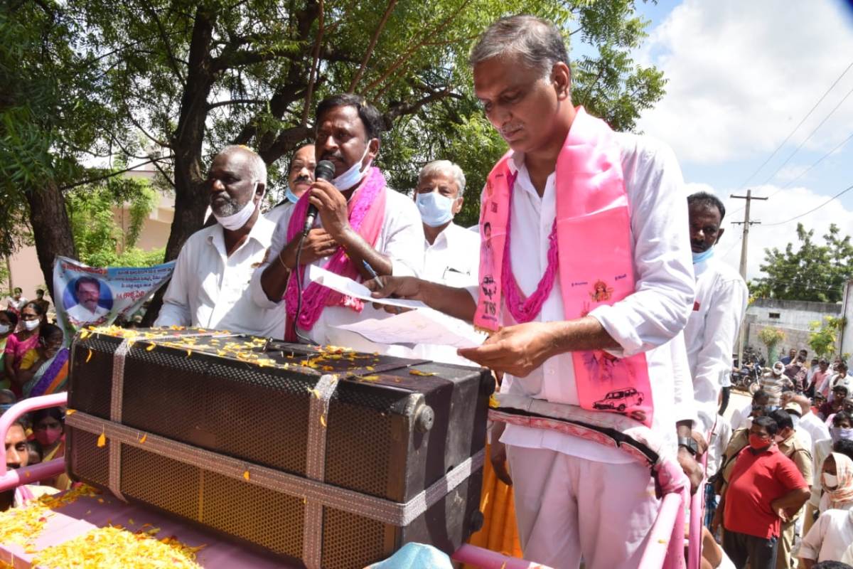 Huzurabad | పేదోడిని ఆశీర్వదించండి ! ఒక్కసారి అవకాశం ఇవ్వండి  : టీఆర్ఎస్ అభ్య‌ర్థి గెల్లు శ్రీనివాస్ యాదవ్