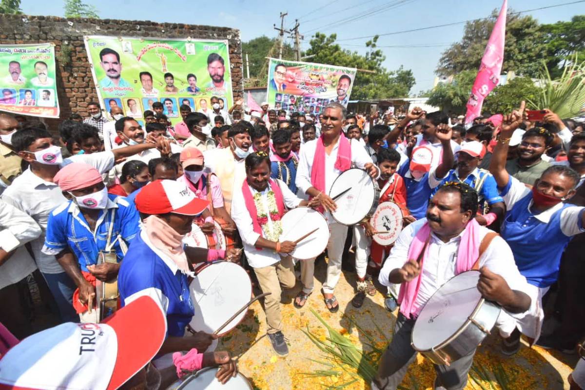 Huzurabad | గెల్లుకు బ్రహ్మరథం పట్టిన అంకుషాపూర్ ప్రజలు