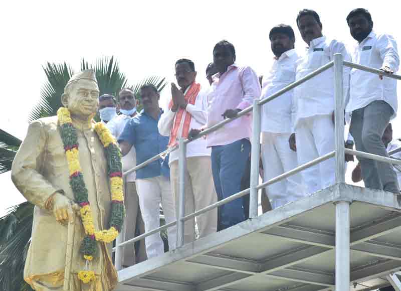 టీఆర్‌ఎస్‌లో చేరిన మోత్కుపల్లి