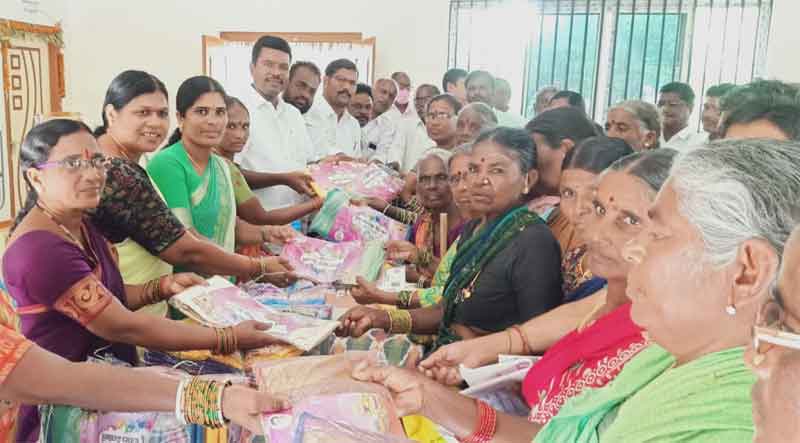 మహిళా సంక్షేమానికి ప్రభుత్వం పెద్దపీట