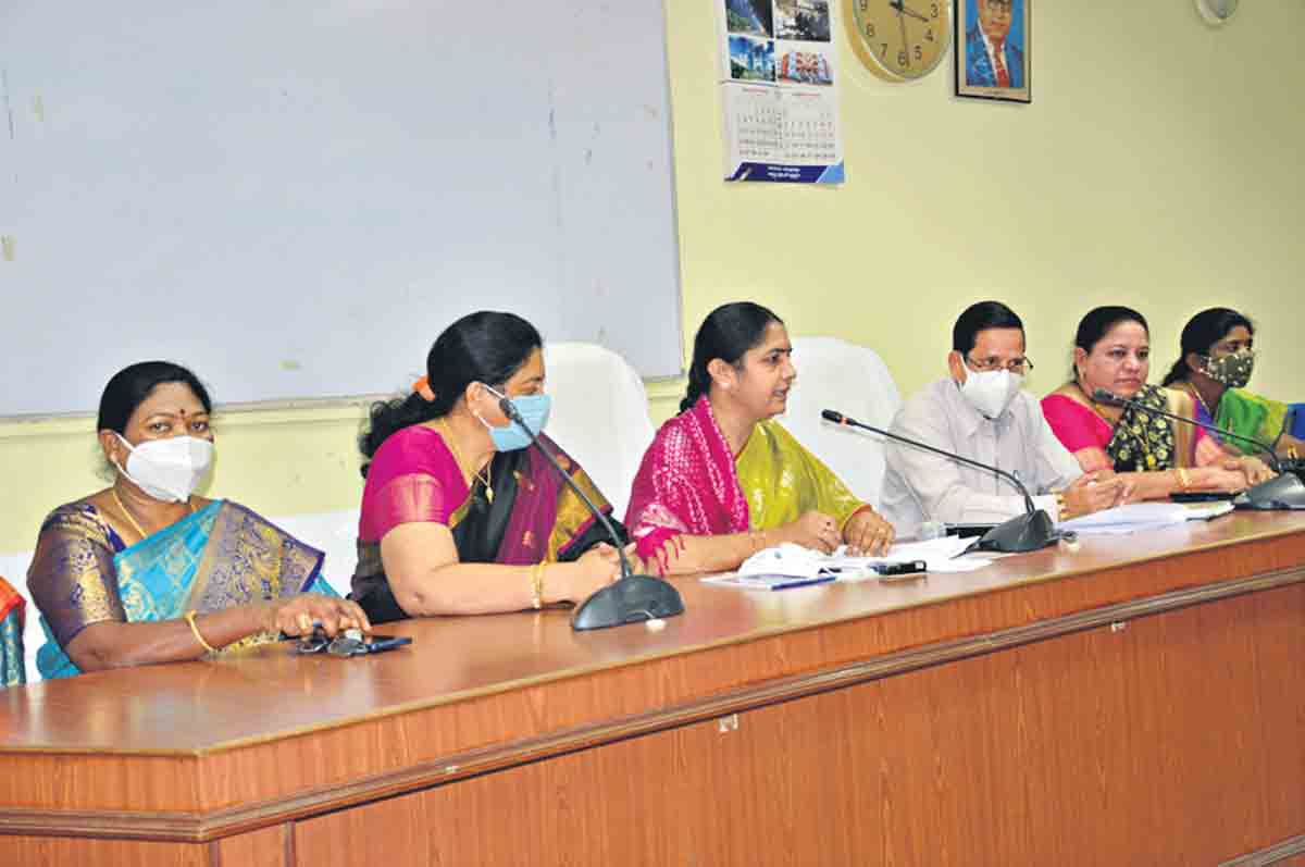 లైంగిక వేధింపులపై తక్షణ చర్యలు