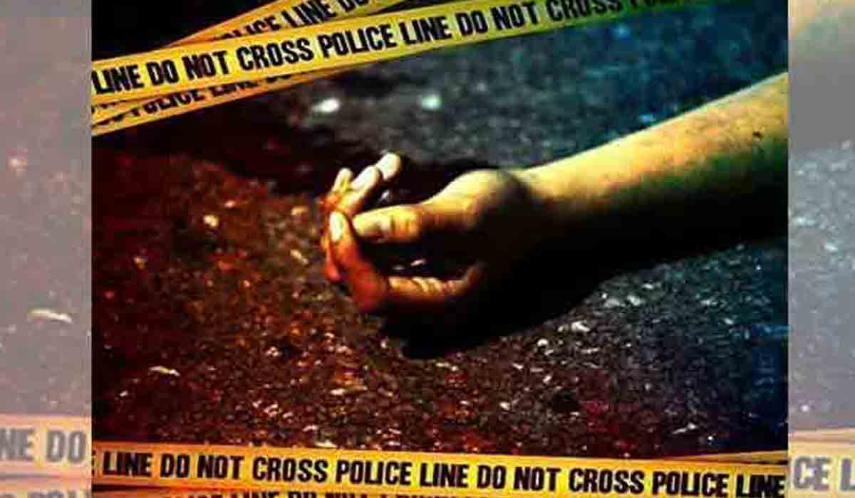 పోలీసుల నుంచి త‌ప్పించుకునే య‌త్నంలో వ్య‌క్తి మృతి