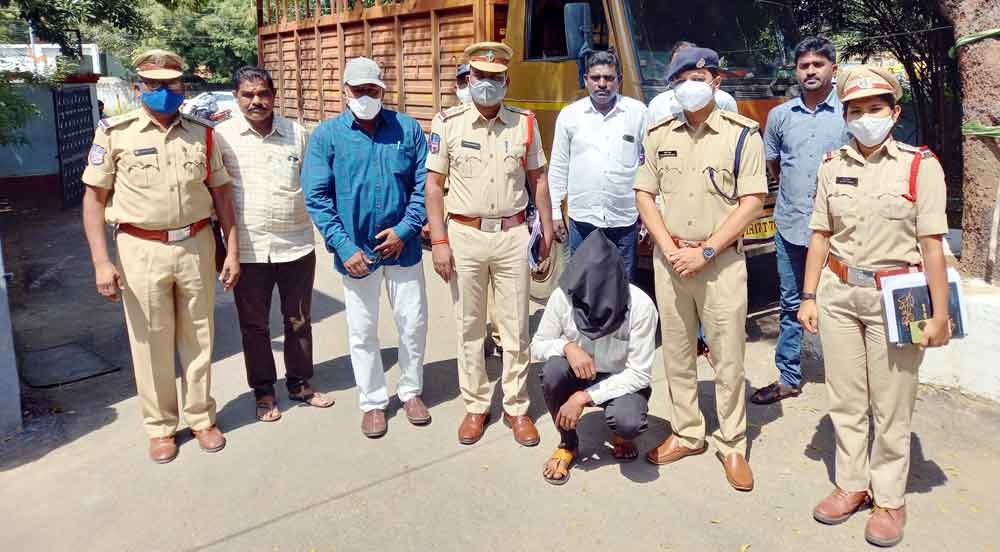 సిగరెట్ల చోరీ కేసులో ప్రధాన నిందితుడి అరెస్ట్‌