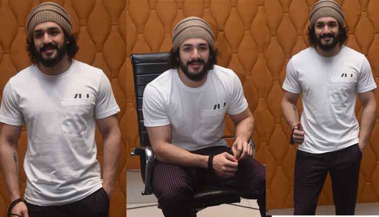 రొమాన్స్‌ అంటే ఇబ్బందే!