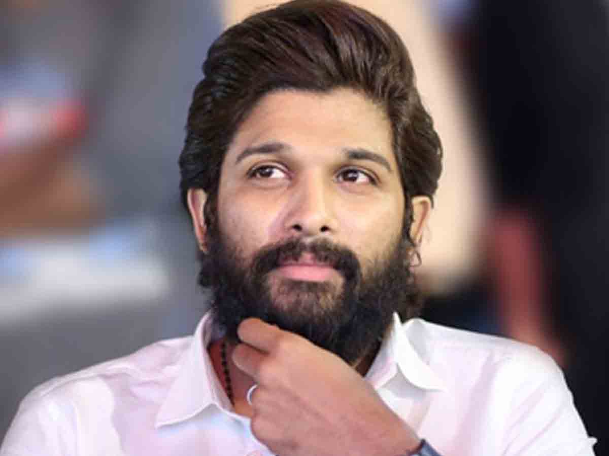 Allu Arjun: చిన్న సినిమాల‌కు స‌పోర్ట్‌గా అల్లు అర్జున్..ప్రీ రిలీజ్ ఈవెంట్‌లో తెగ సంద‌డి చేస్తున్న బ‌న్నీ