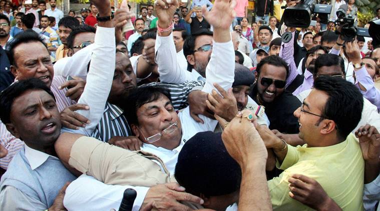 ల‌ఖింపూర్ ఖేరి ఘ‌ట‌న : హోంమంత్రి అమిత్ షా నివాసం వెలుపల కాంగ్రెస్ నిర‌స‌న‌లు!