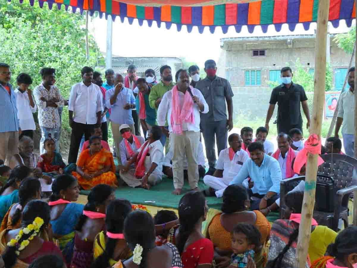 TRS | దళిత‌బంధుపై అనుమానాలొద్దు.. అంద‌రికీ పైస‌లు వ‌స్త‌య్‌: ఎమ్మెల్యే అరూరి ర‌మేశ్‌