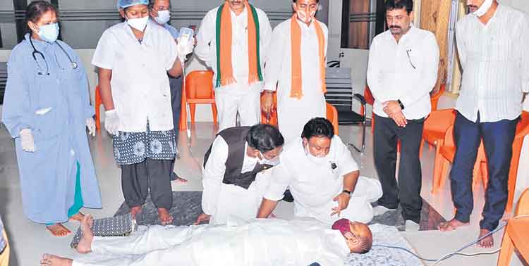 సానుభూతి దీక్షల బండి