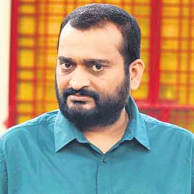 పోటీ నుంచి తప్పుకొన్న బండ్ల గణేష్‌