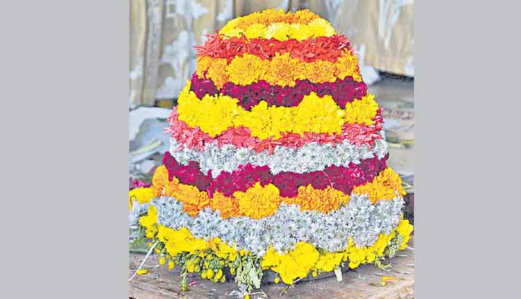 నేటి బతుకమ్మ ముద్దపప్పు బతుకమ్మ