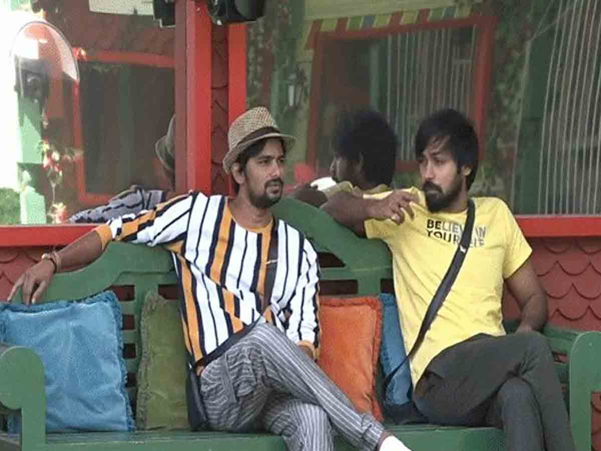 Bigg Boss: జీవితంలో ఏర్ప‌డ్డ అడ్డంకులు త‌ల‌చుకుంటూ ఎమోష‌న‌ల్ అయిన హౌజ్‌మేట్స్