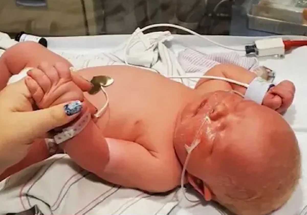 6 కిలోల శిశువుకు జన్మనిచ్చిన మహిళ.. పుట్టగానే ఆ పిల్లాడు ఎలా ఉన్నాడో చూడండి