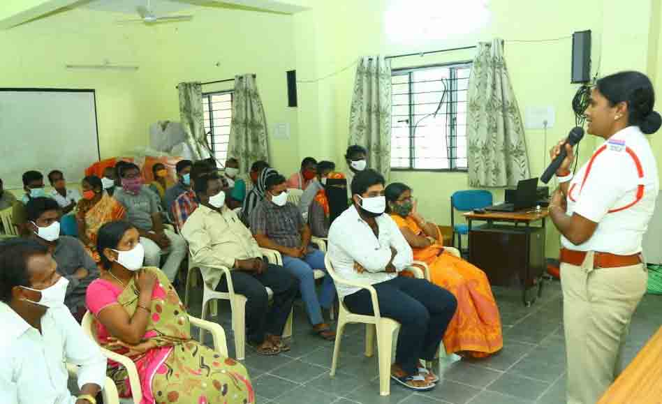 Khammam | డ్రంక్ అండ్ డ్రైవింగ్ పై కౌన్సిలింగ్ ఇచ్చిన ట్రాఫిక్ సీఐ అంజలి..