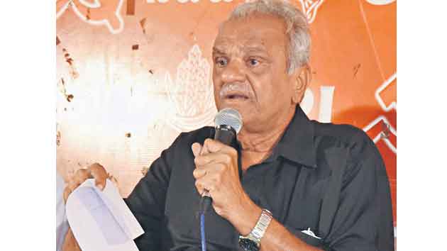 అదానీని రక్షించేందుకే ఆర్యన్‌ అరెస్టు