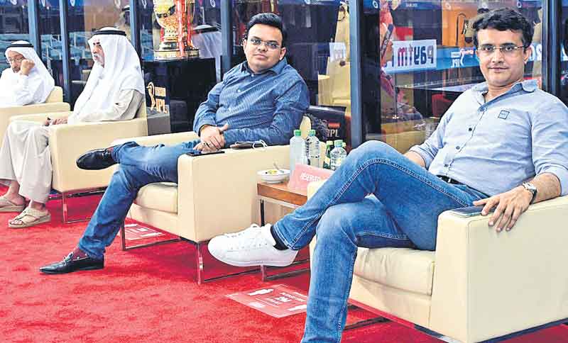 ధోనీ ఒక్క పైసా తీసుకోవట్లేదు: దాదా