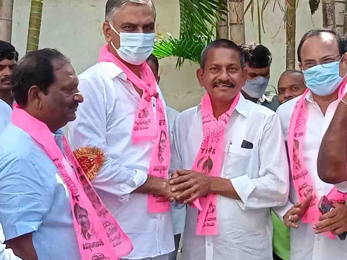 TRS | టీఆర్ఎస్‌లో చేరిన దాస‌రి భూమ‌య్య‌..గులాబీ కండువా క‌ప్పిన హ‌రీశ్‌రావు..