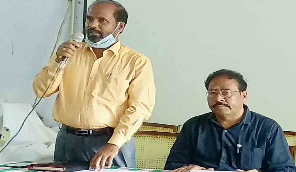 Khammam | ప్రమాణాలకు అనుగుణంగా ప్రశ్నాపత్రాలు రూపొందించాలి : డీఈఓ యాదయ్య..