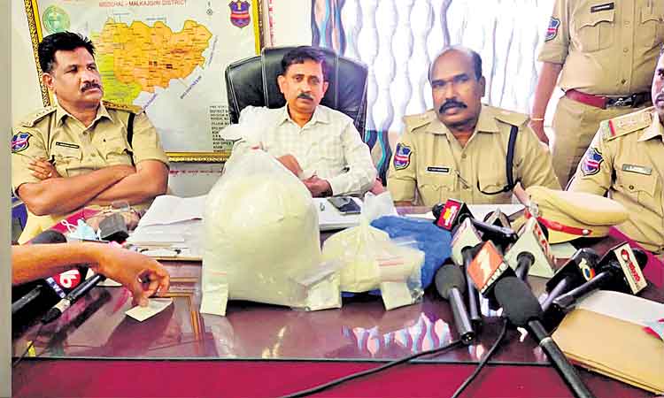 2 కోట్ల విలువైన మెపెడ్రోన్‌ స్వాధీనం