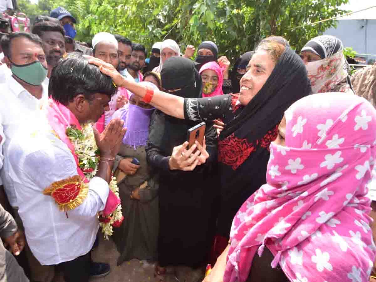 Gellu srinivasyadav | బేటా శ్రీను.. తుమ్ హీ జీతో గే.. ఏ మేరీ దువా హై..!!