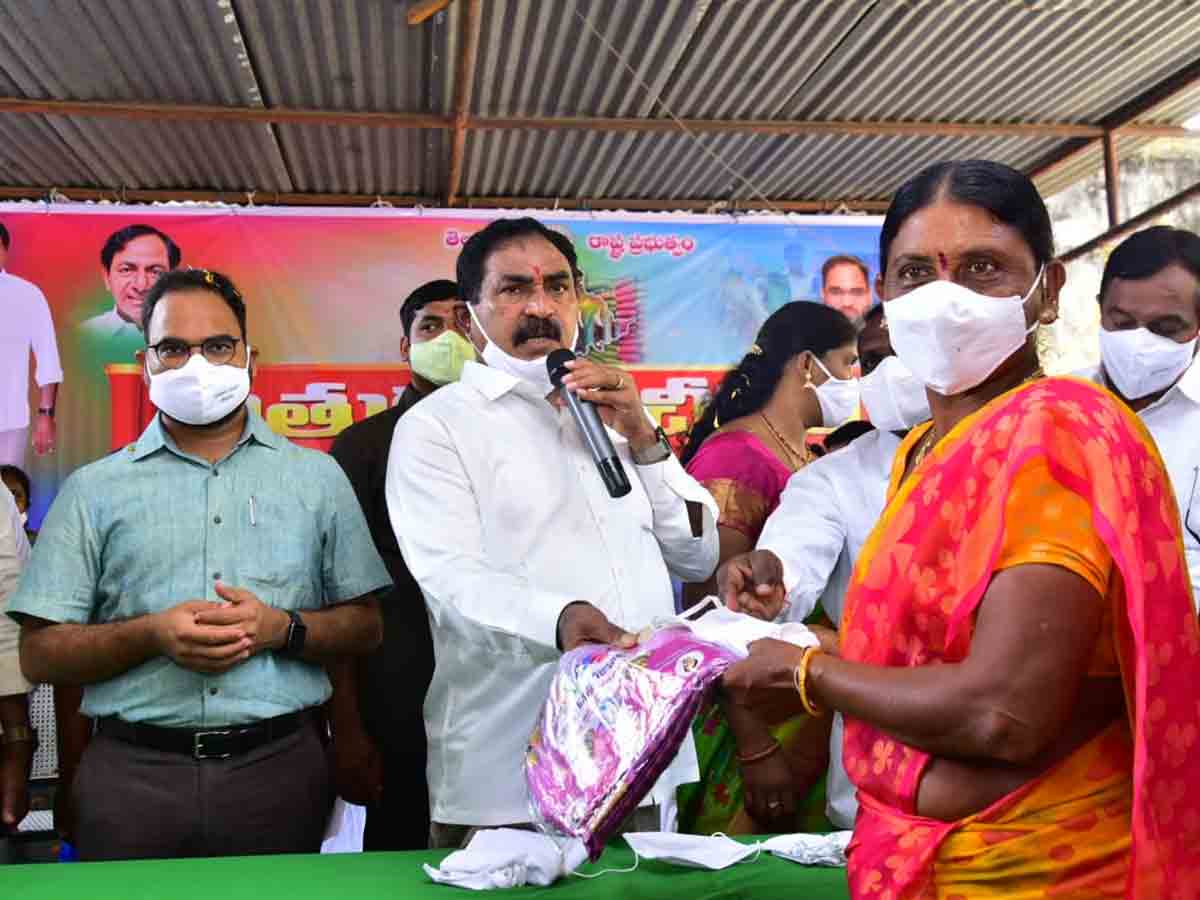 ఆడబిడ్డల కండ్లలో ఆనందమే ప్రభుత్వ ధ్యేయం : మంత్రి ఎర్రబెల్లి